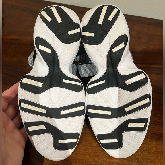 SOREL strappy elastic sandals - size 9 - Picture 3 of 4